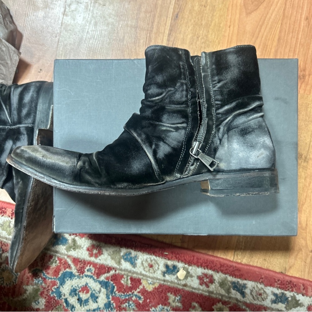 John Varvatos Richards Sharpei Steel Grey Velour  12 RARE